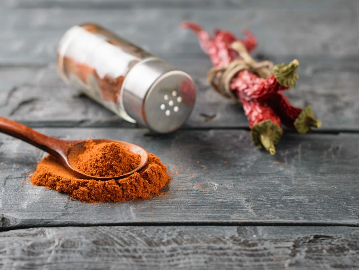 Baharat Çeşnisi: Tarihi, Lezzeti, Faydaları ve Kullanımı